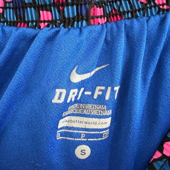 Women’s patterned Dri fit short - Picture 3 of 3